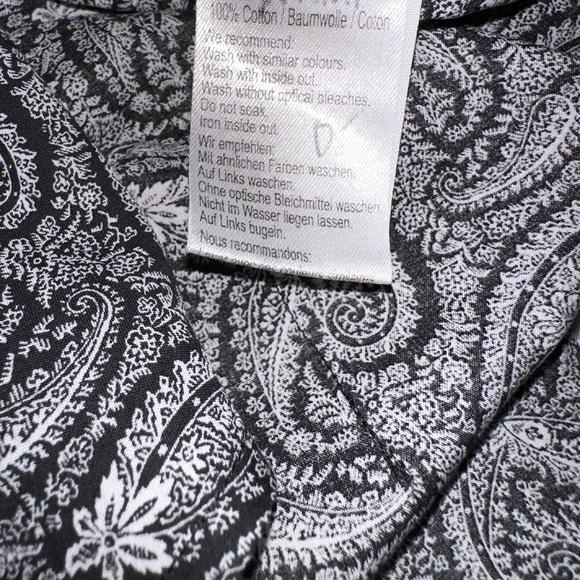 Sand Dress Shirt, Size 42 (L), Black and White Paisley Pattern - Picture 7 of 9